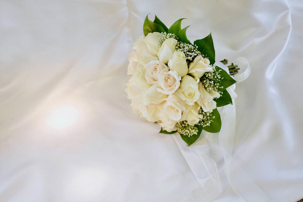 What Do White Roses Symbolize?